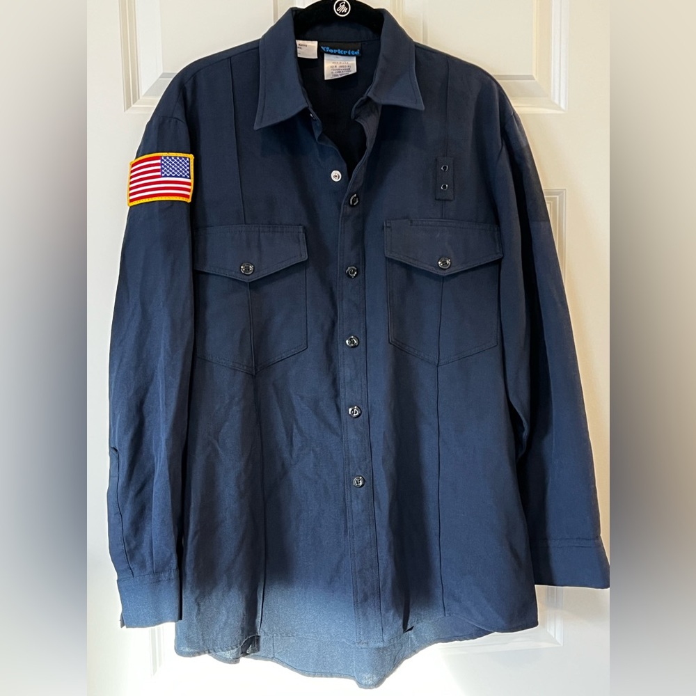 Workrite shirt size 42R medium-R. Navy blue. Long sleeve.